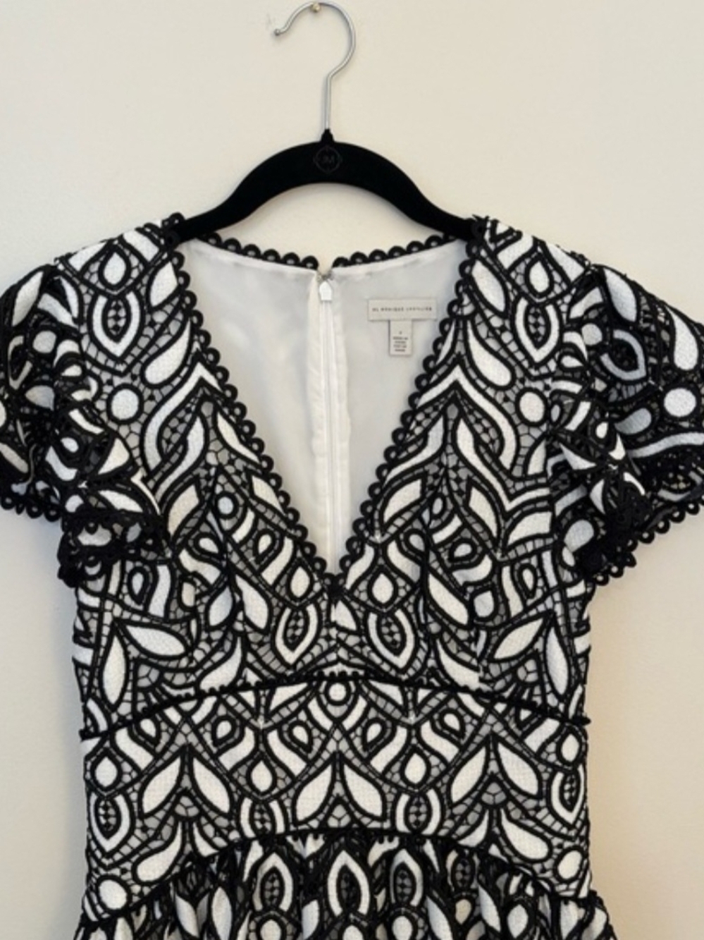 Monique Lhuillier Black and White Lace-Effect V-Neck Maxi Dress - Picture 5 of 7